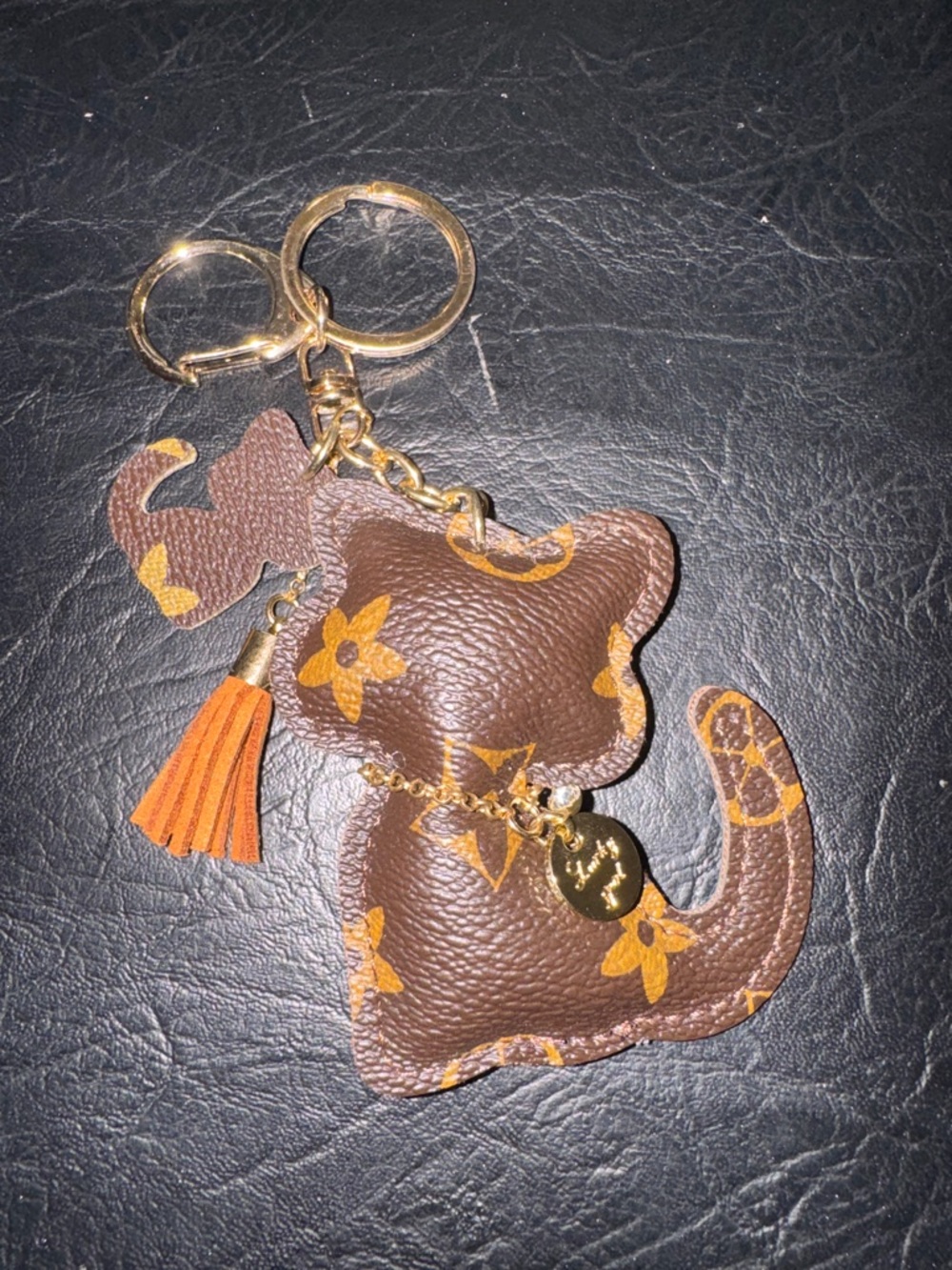 Keychain Designer-Style Brown Cat Keychain with Gold Hardware, FASHION, New (SS) - Picture 1 of 5